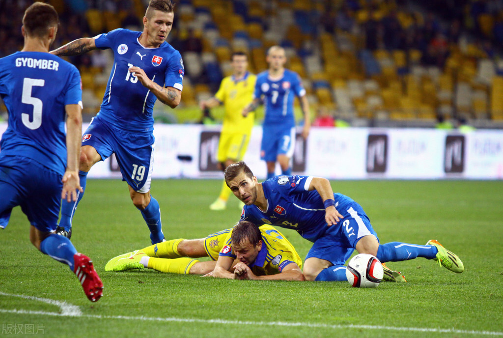 热血激荡！斯洛伐克对阵罗马尼亚，欧洲杯小组赛之争！