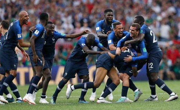 法国足球队为什么那么多黑人