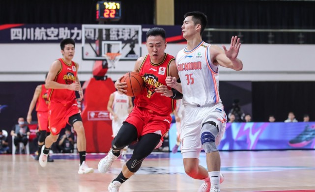 CBA战报：深圳125-96大胜四川29分，深圳8人得分上双