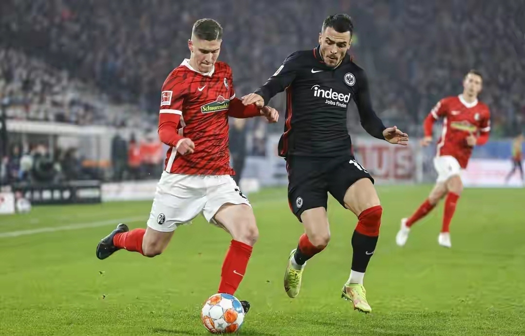 德甲赛果：弗赖堡0-2法兰克福，主队主场不败金身被破