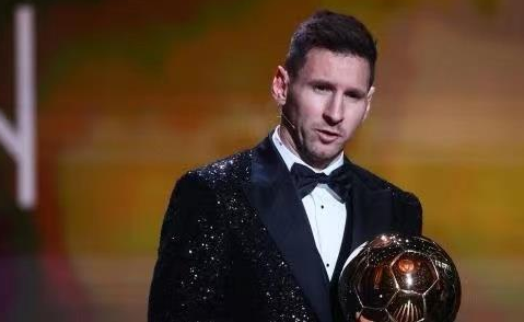 法甲梅西获得2021年度最佳球员金球奖