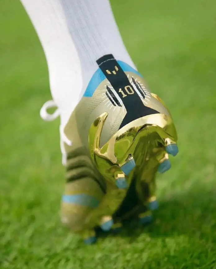 梅西世界杯专属战靴